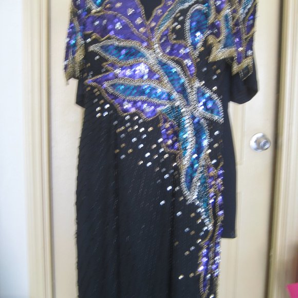 Gown - Picture 1 of 1